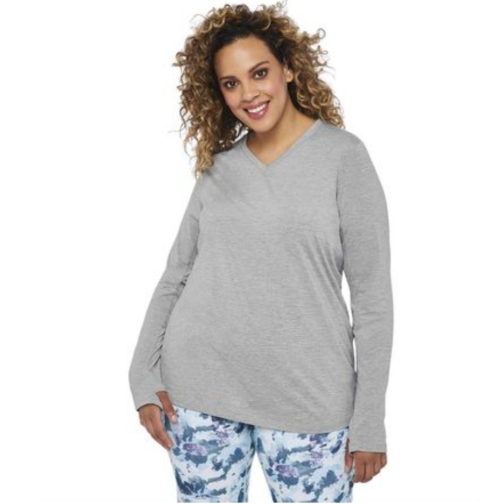 New Long Sleeved Stretchโ V-Neck Thumb Hole Shirt